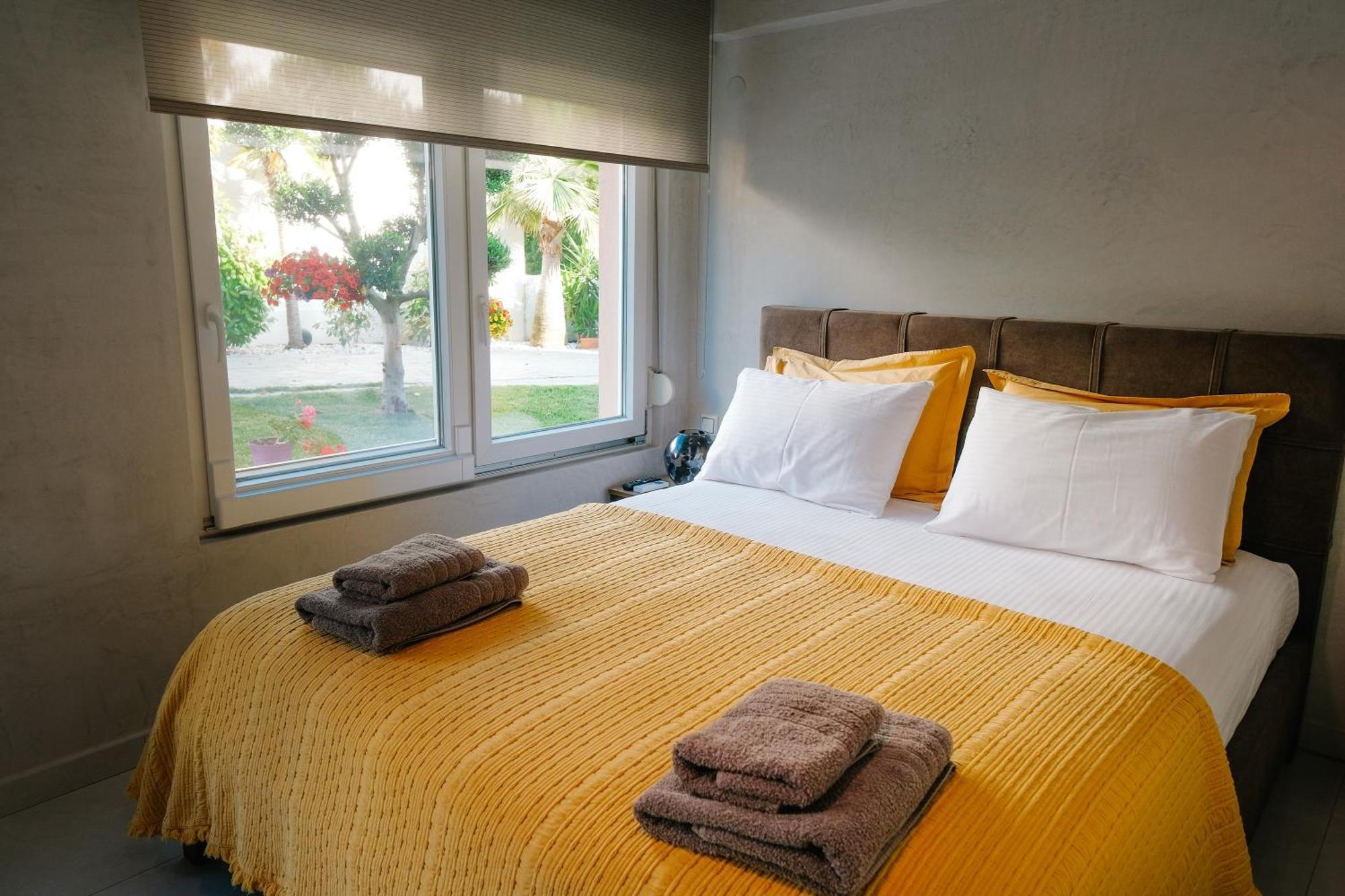 Dioni Luxury House Villa Nea Iraklitsa Buitenkant foto